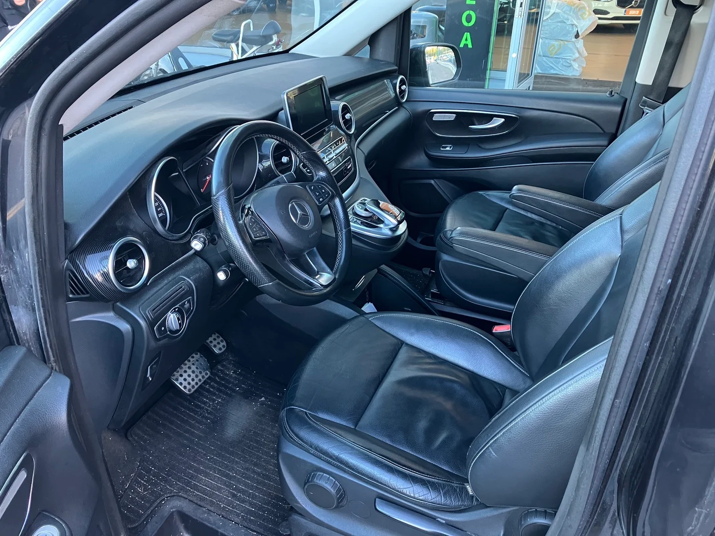 Car Image - 8M5XBrgRg4Zd8BZSsEZPy