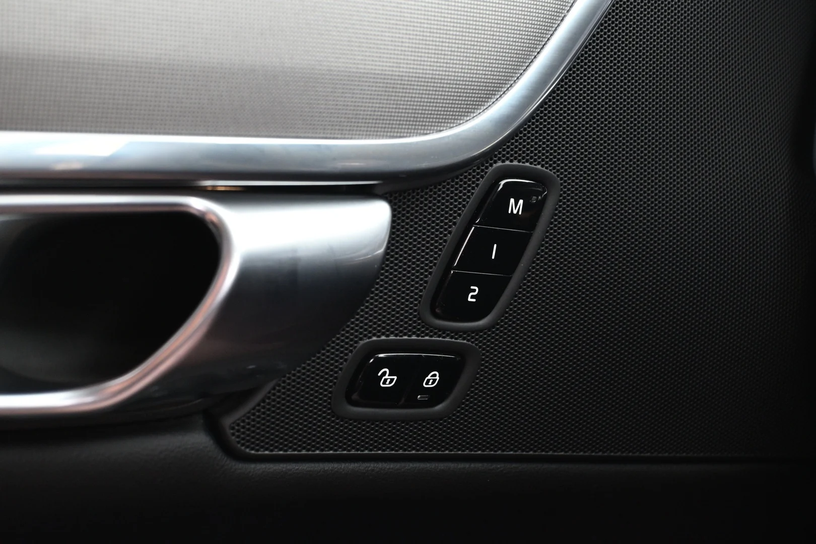 Car Image - 60j3K8KhUlGezi0Eei33bR