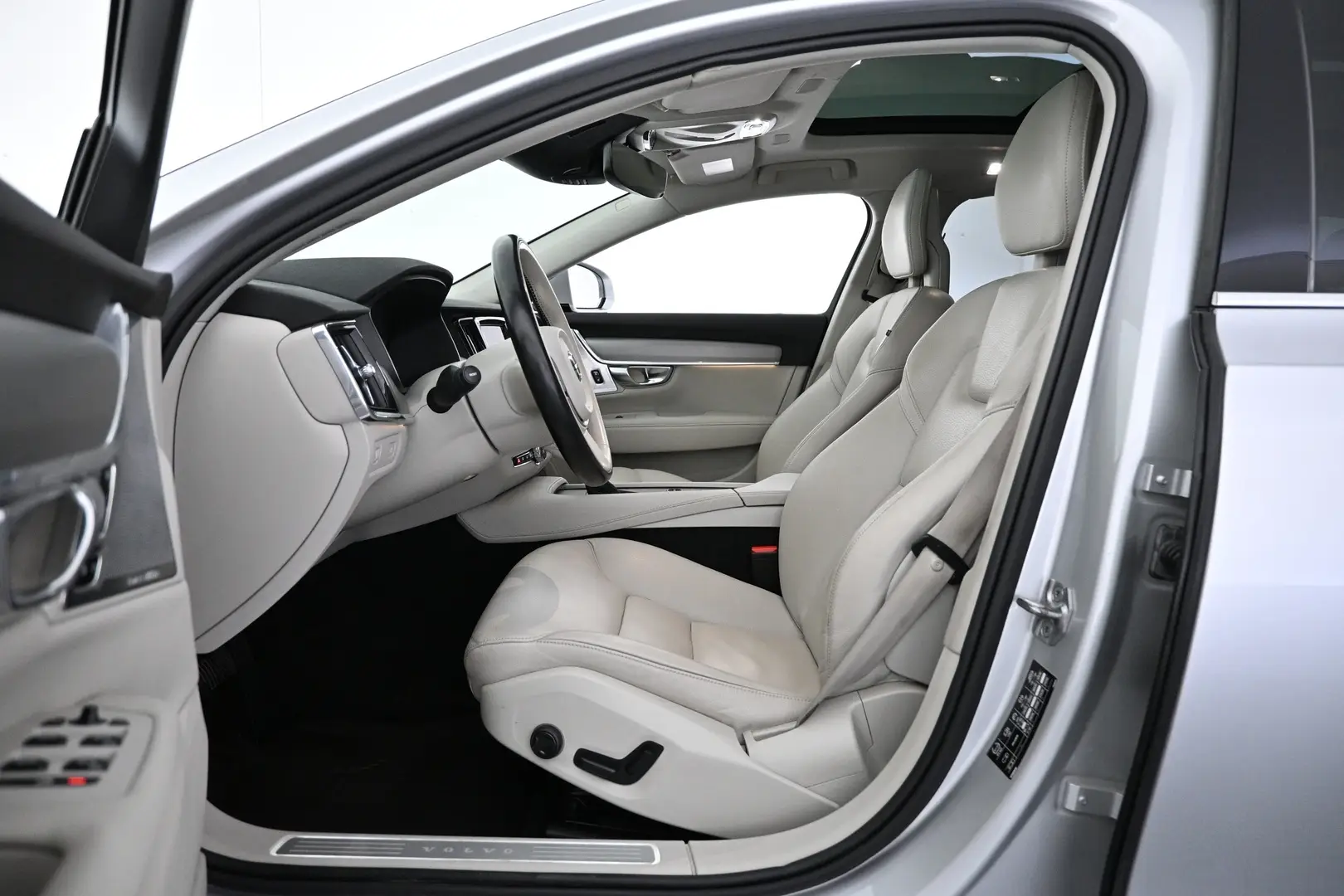 Car Image - 7awYP5hidnTLczeAepgRJM