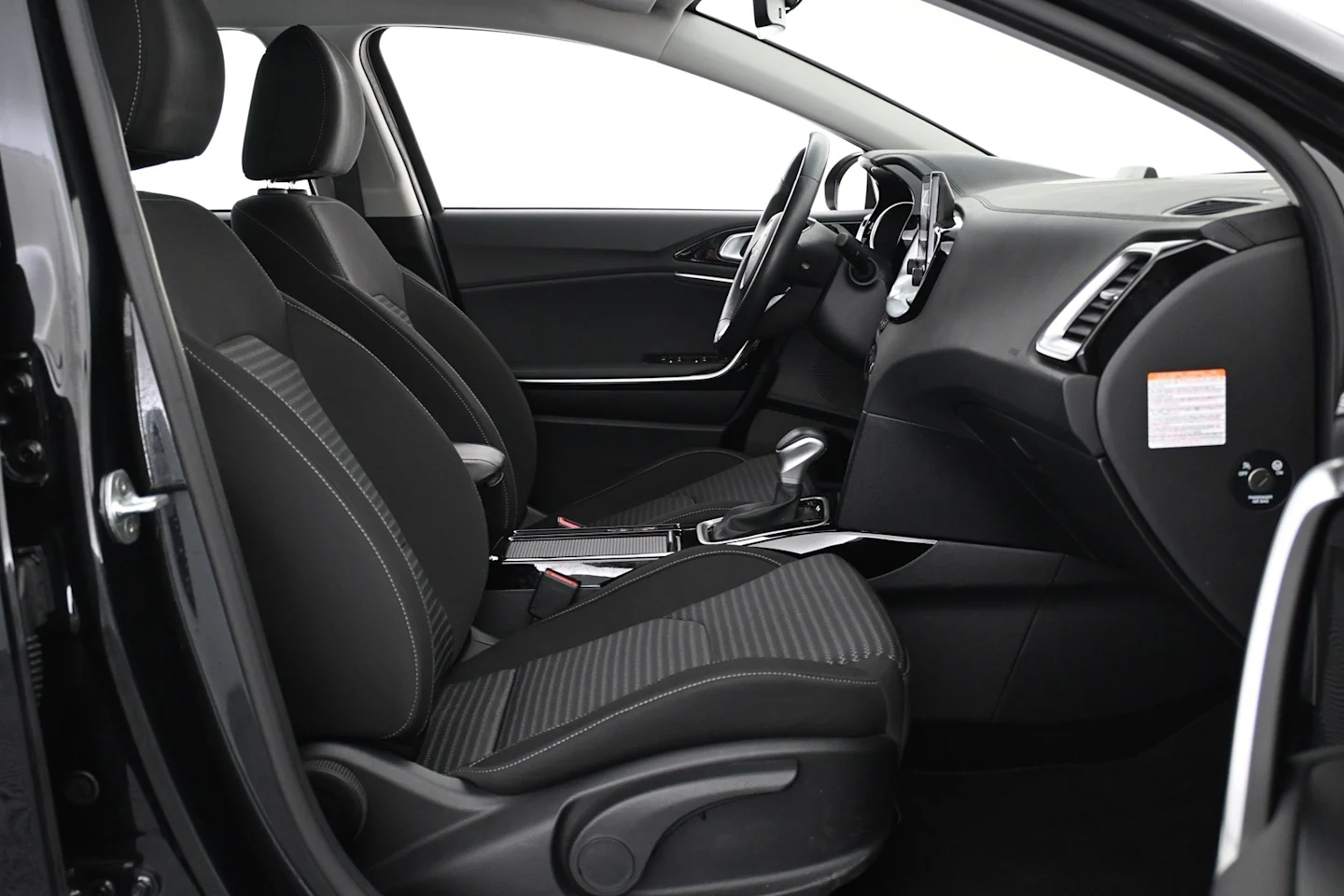 Car Image - 6CXOWXGBLV9FeXclluguZ6