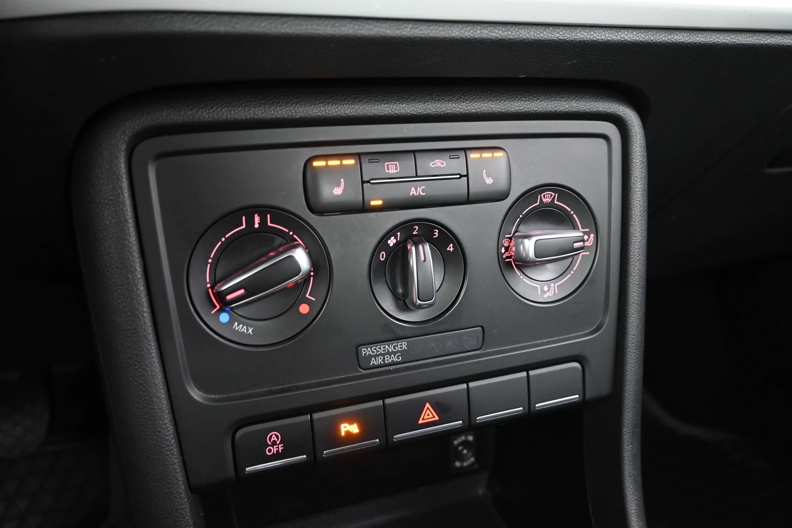 Car Image - 2rY1hAMRHXKXXssoeoayOt