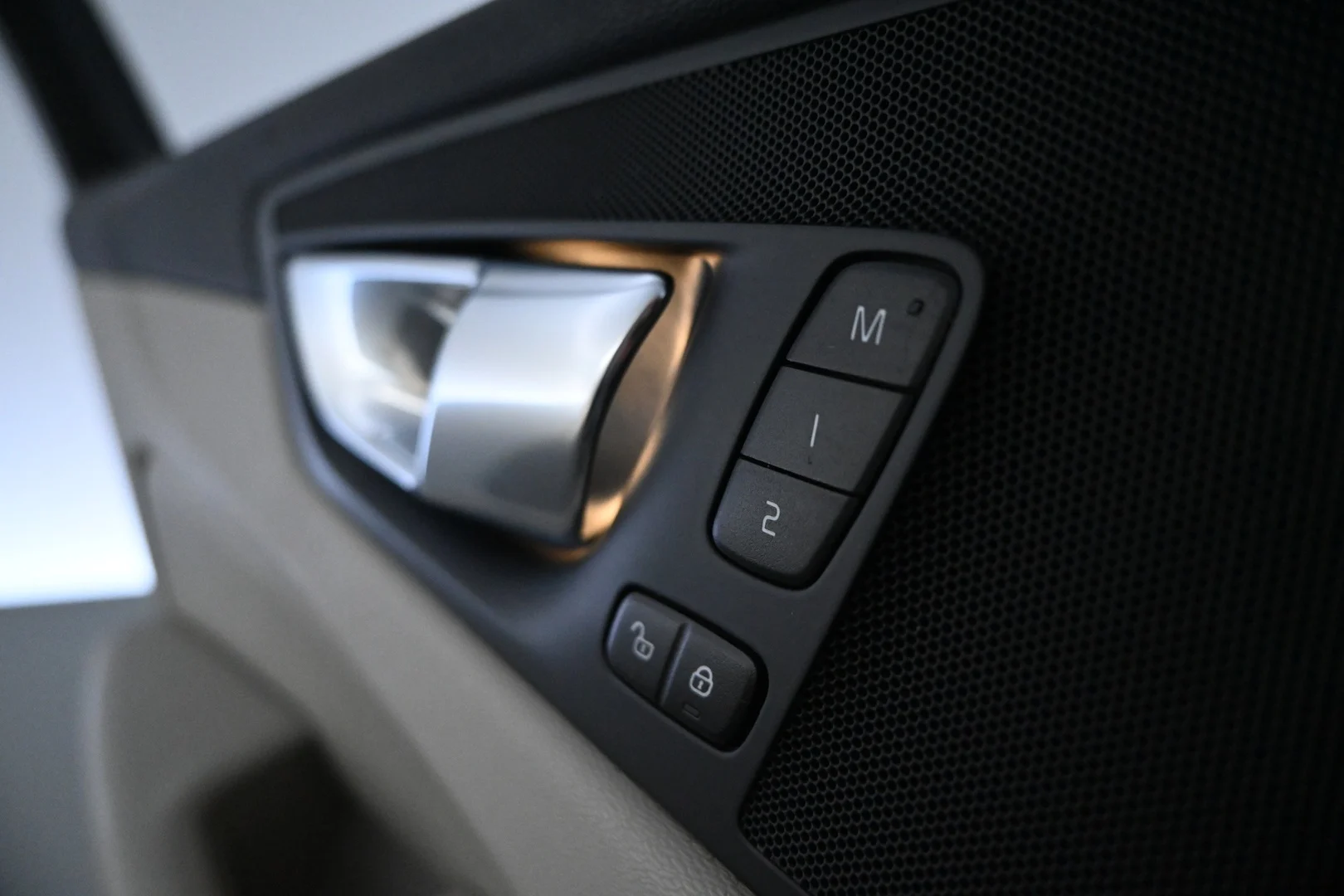 Car Image - 7a5zLtSxtKcNFXMUjS6bh9