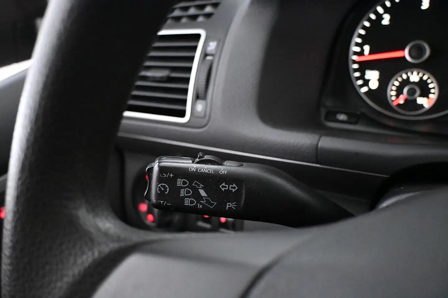 Car Image - 7DaFX37COitguY9DbIhVTh