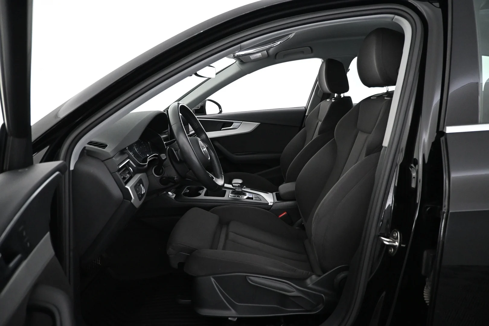 Car Image - 4JBB1tXMfyzzzG0c48Hqqy