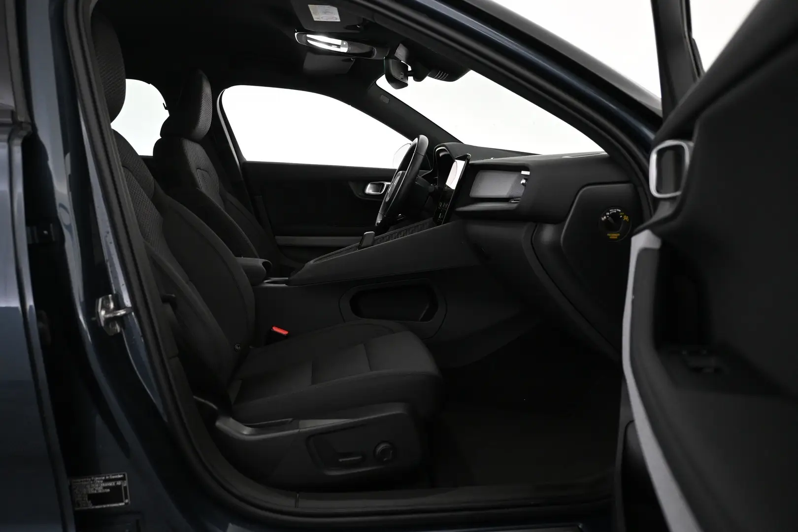 Car Image - WzOgwSe8hr7zyeHpvFfoS