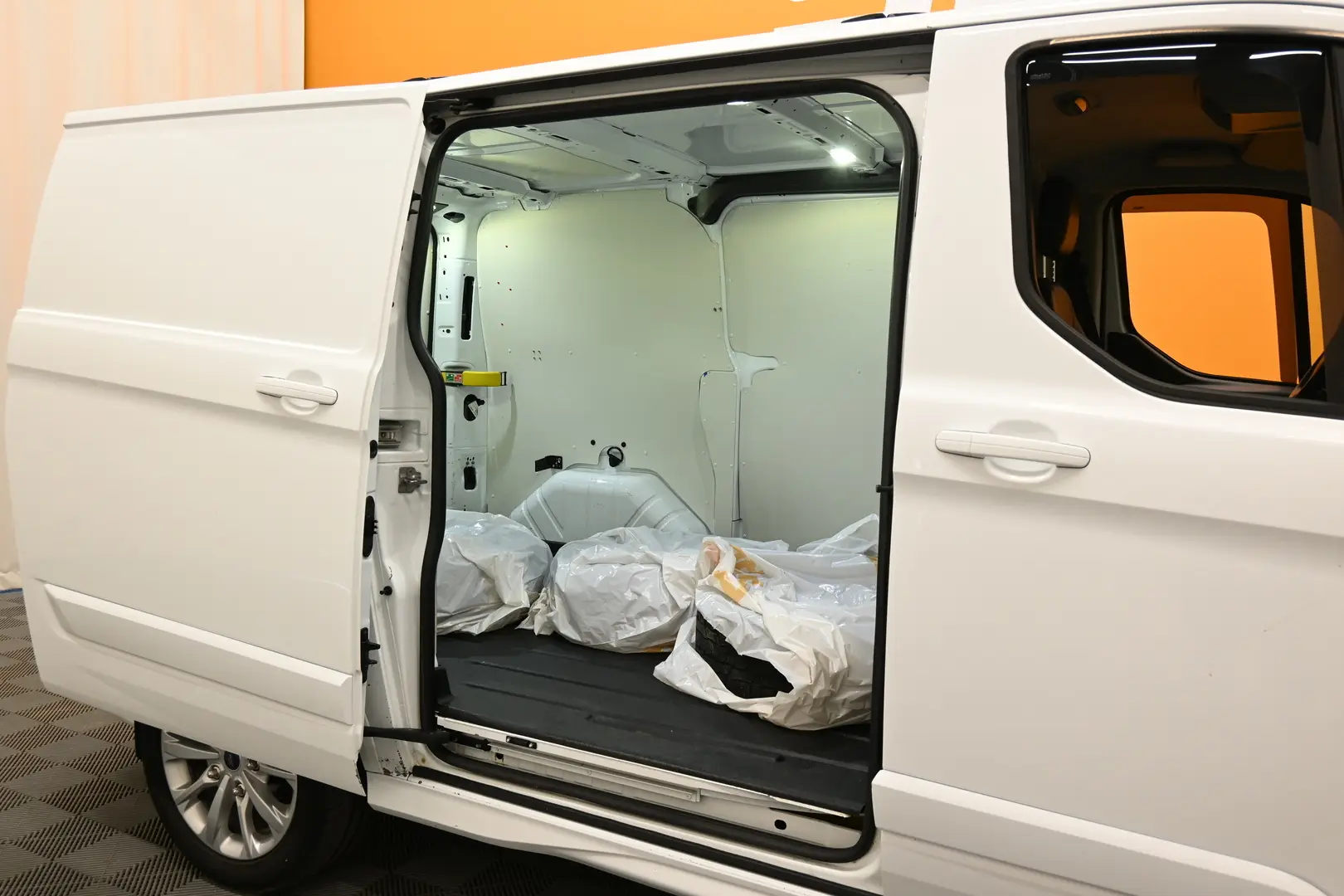Car Image - 7qa2wtSGAWs9t2UgQsj8nG