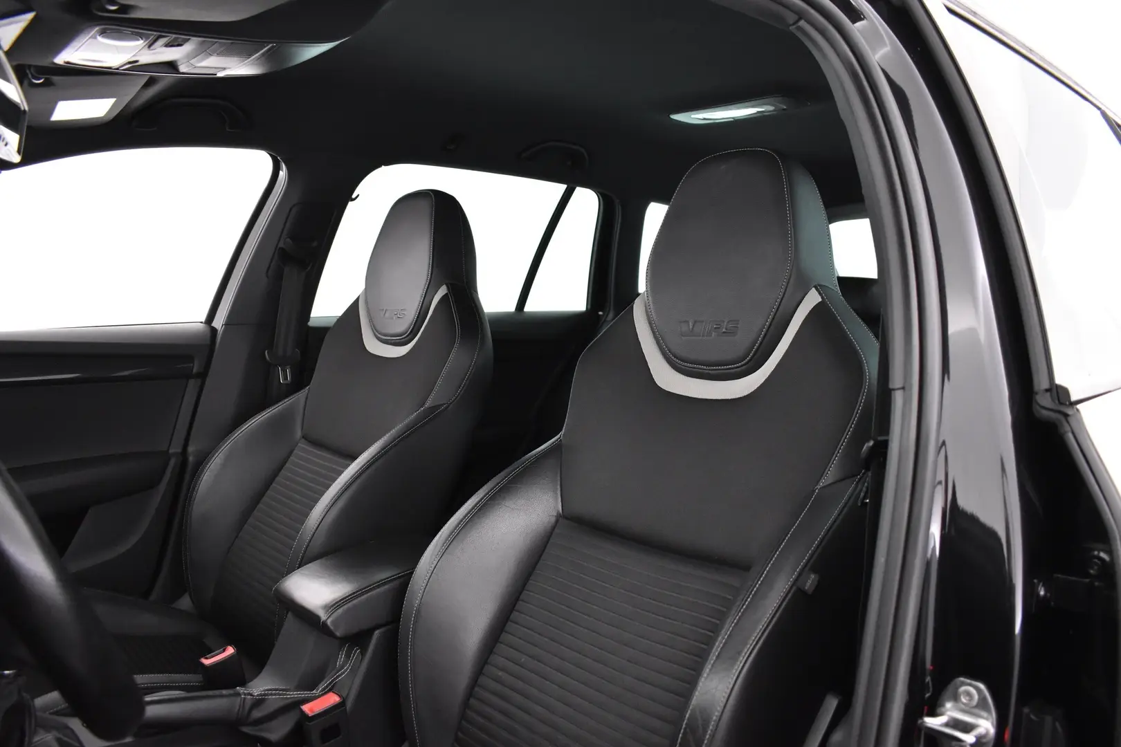 Car Image - 4us9LsGmekqBZHBLhanvNq