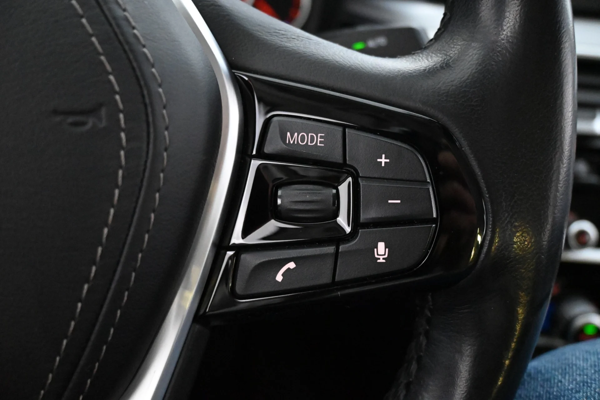 Car Image - 3BEKXkOLrhfs5hu6STfQ7P