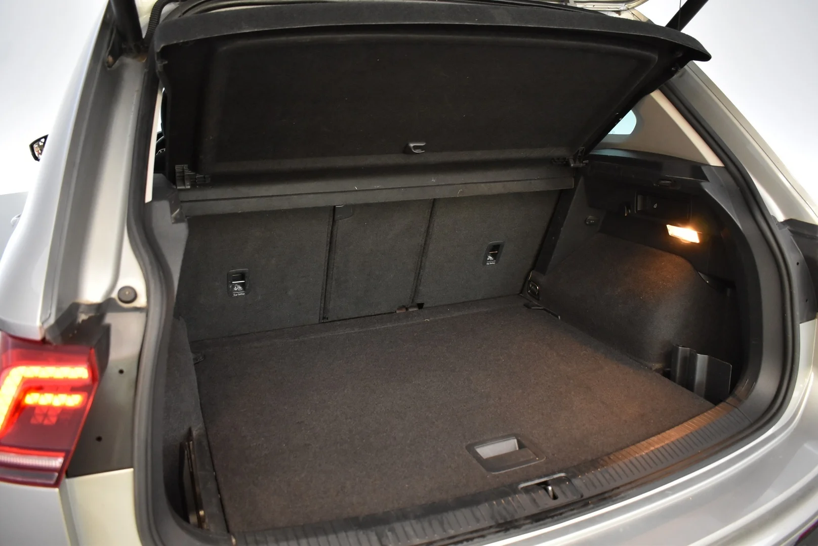 Car Image - 7MBUqWIdy4wViRUZf7mYTl