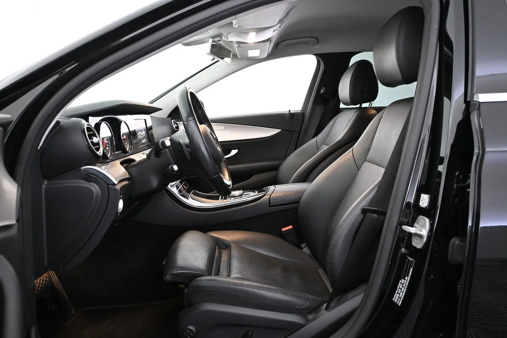 Car Image - 4ycieKp5HddTie2lj6d9zV