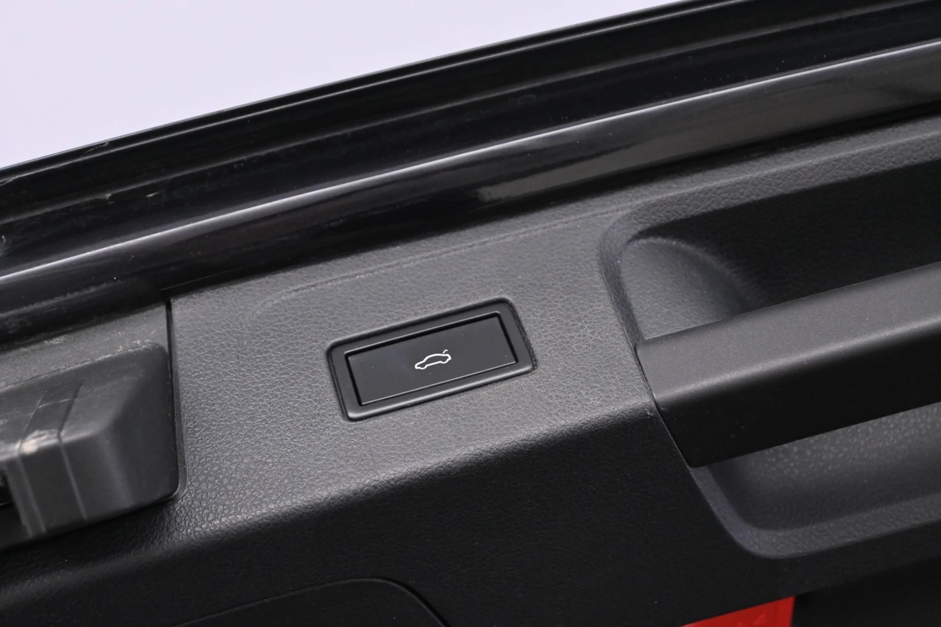 Car Image - 69h6LhKB4OSAn21xlporLx