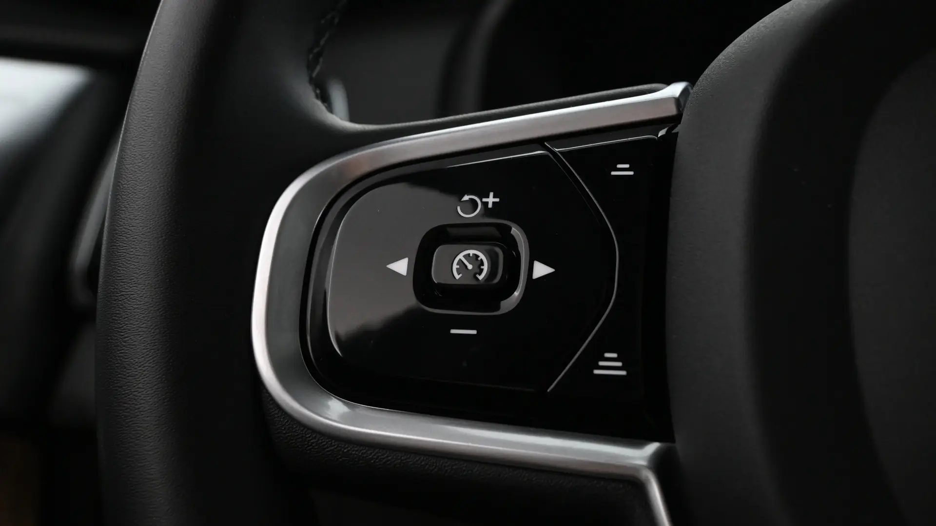 Car Image - 1UOdxTNotaofxFc6s8C5pN