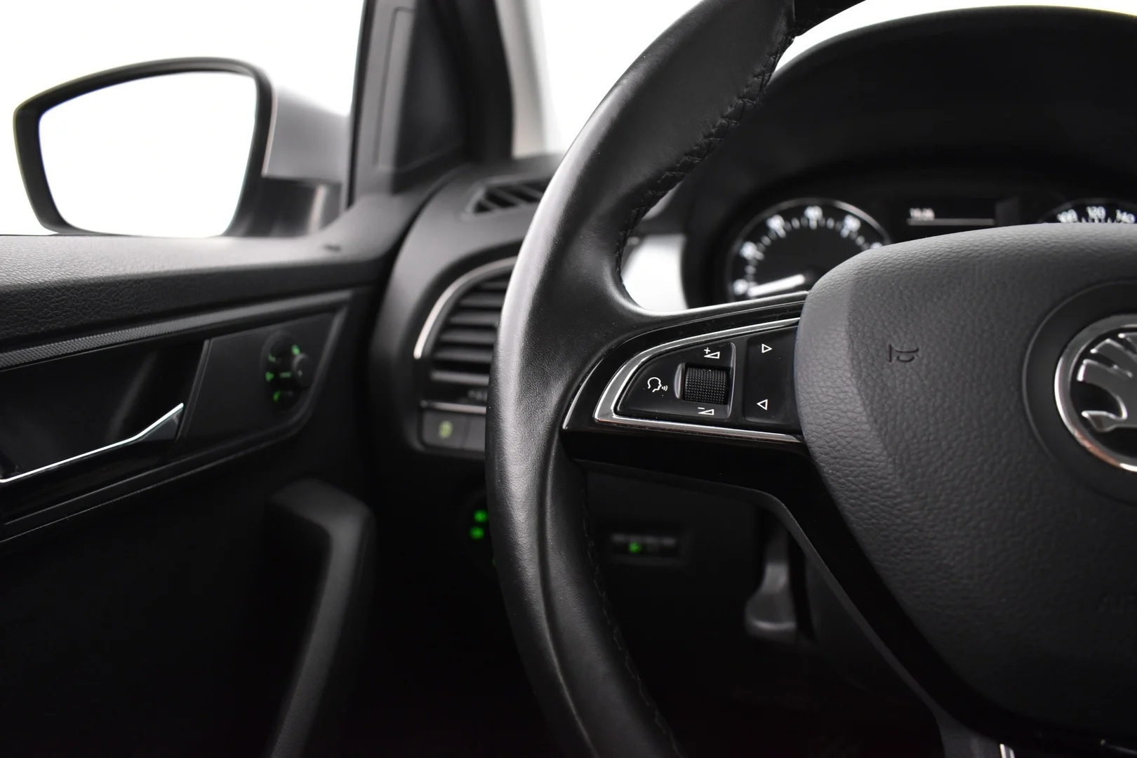 Car Image - fLKBBgZmwiltSbI2Ys4ig