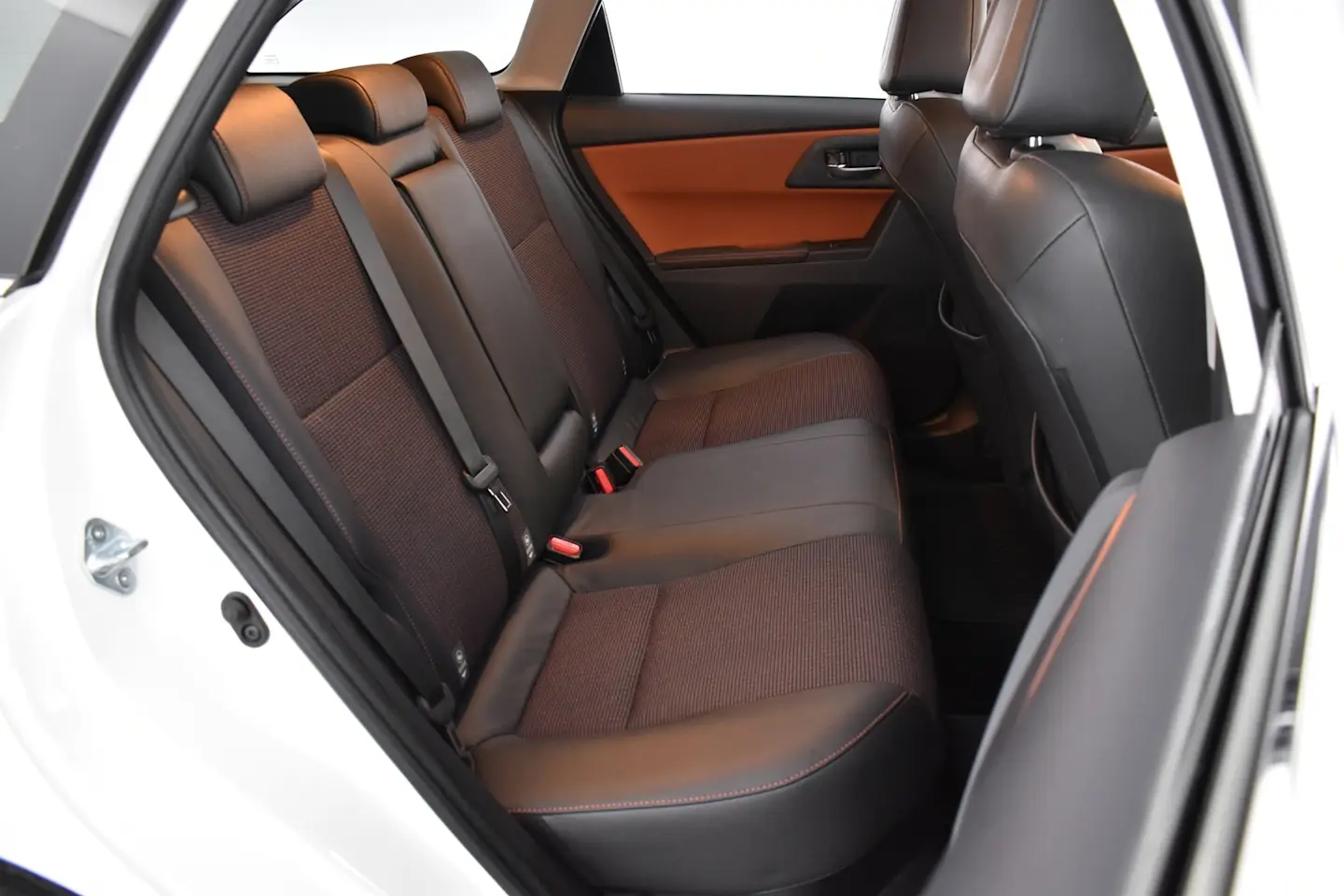 Car Image - 6aSoo8gPivWEXOtHK2565j