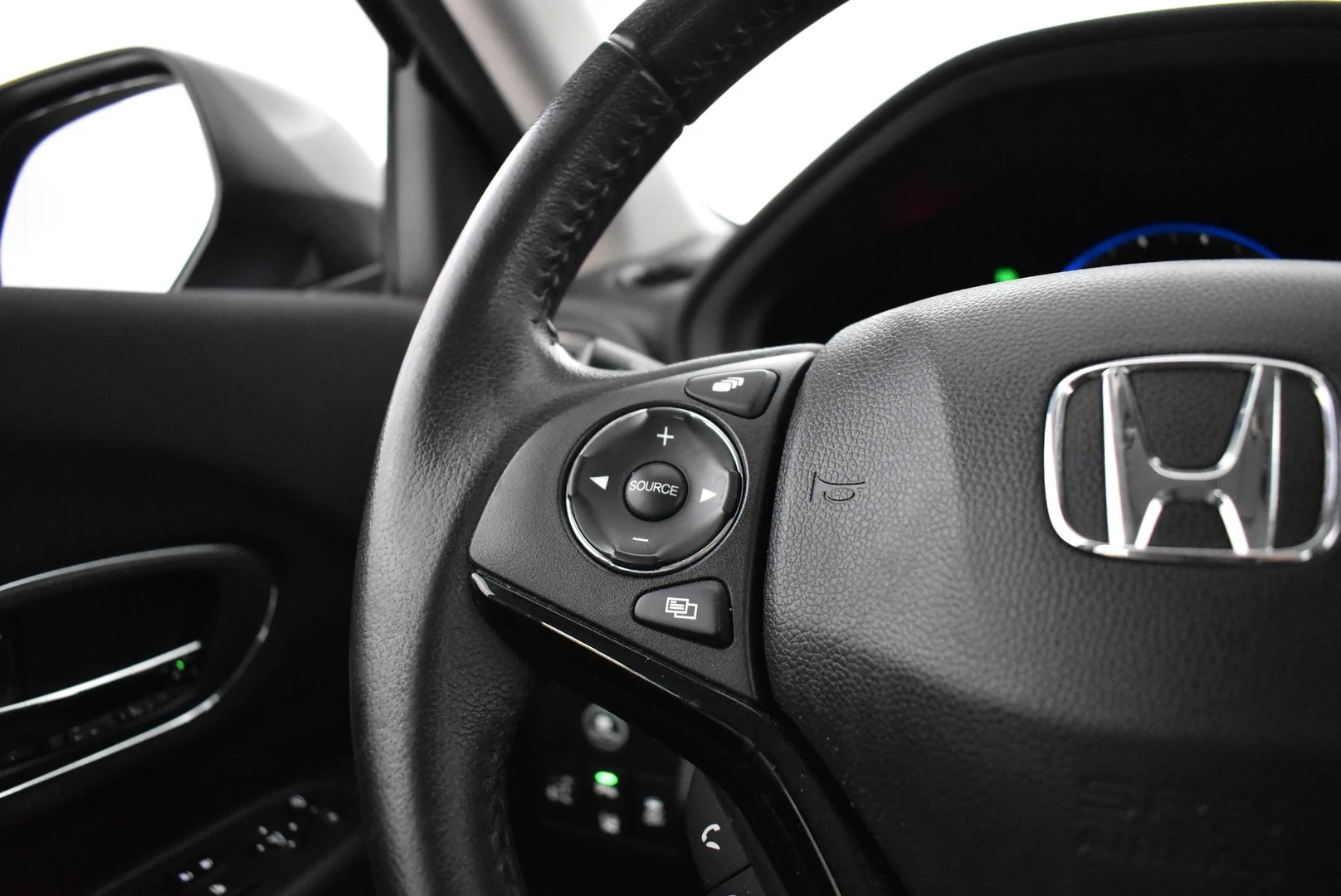 Car Image - MDu3QKo7sGEDc5GuV7NIs