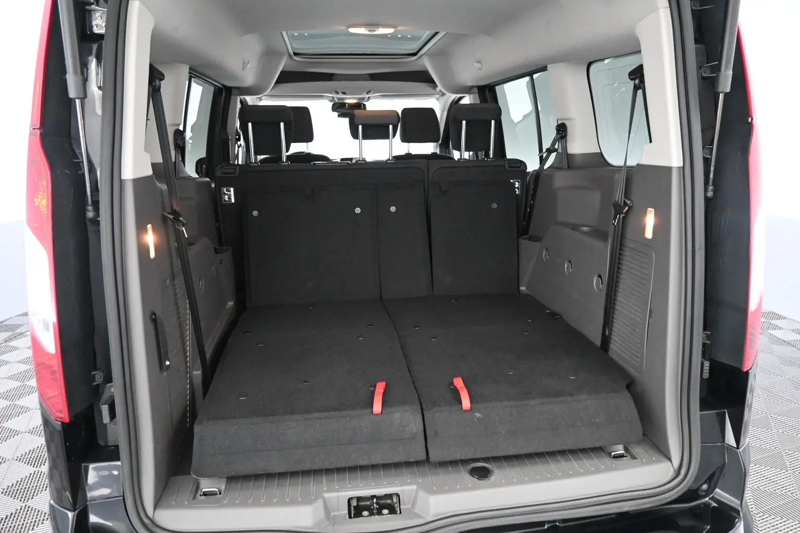 Car Image - 2J003JgOxcwxxtTTQqQmKE