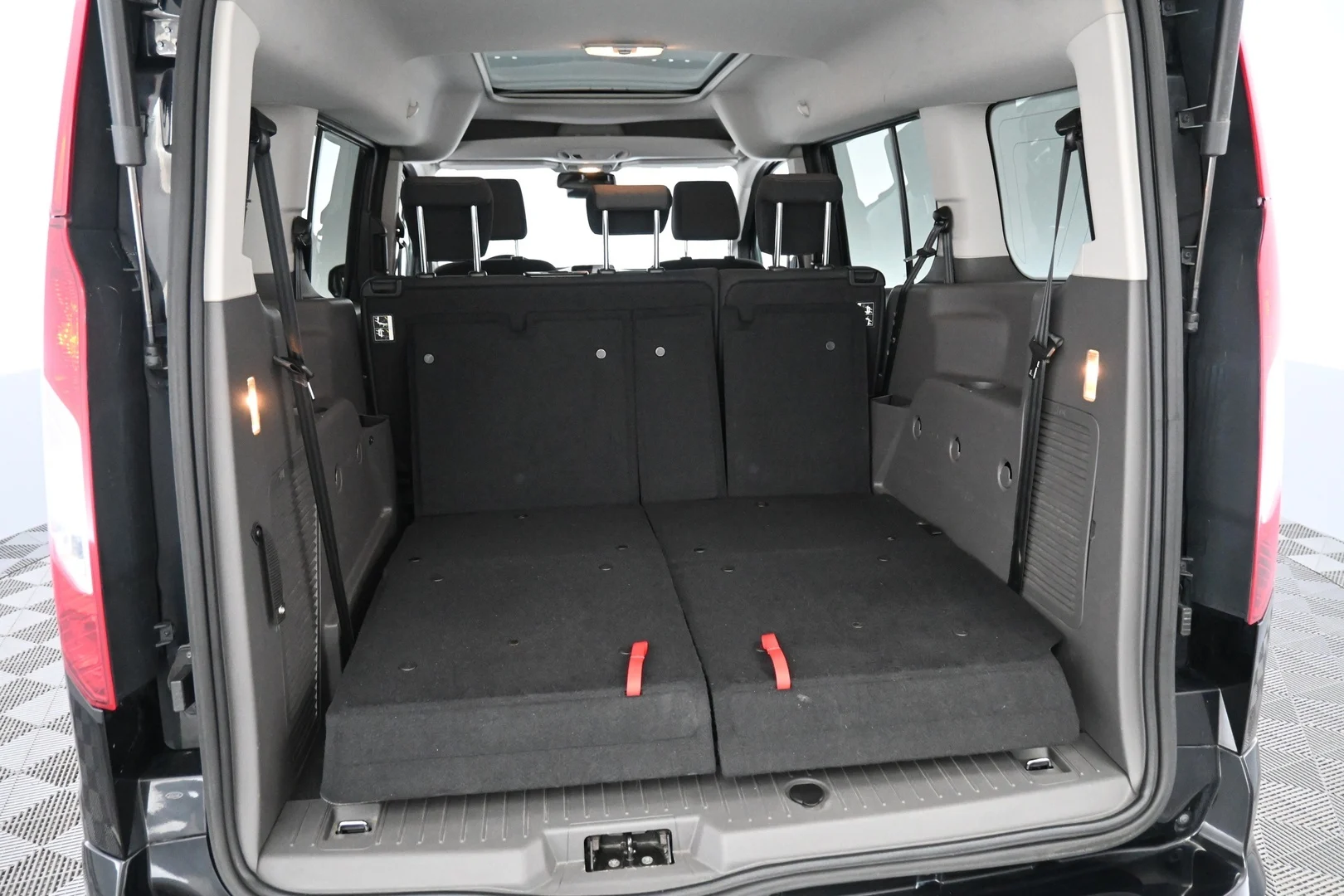 Car Image - 2J003JgOxcwxxtTTQqQmKE