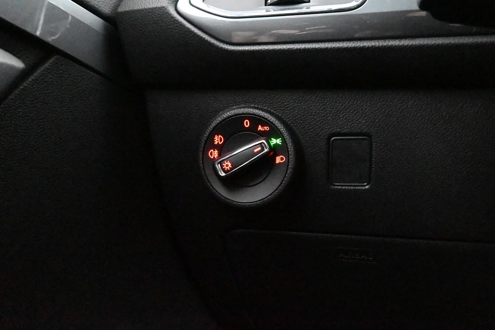 Car Image - 39ngd8bsj3lVx5vwpIq6Gv