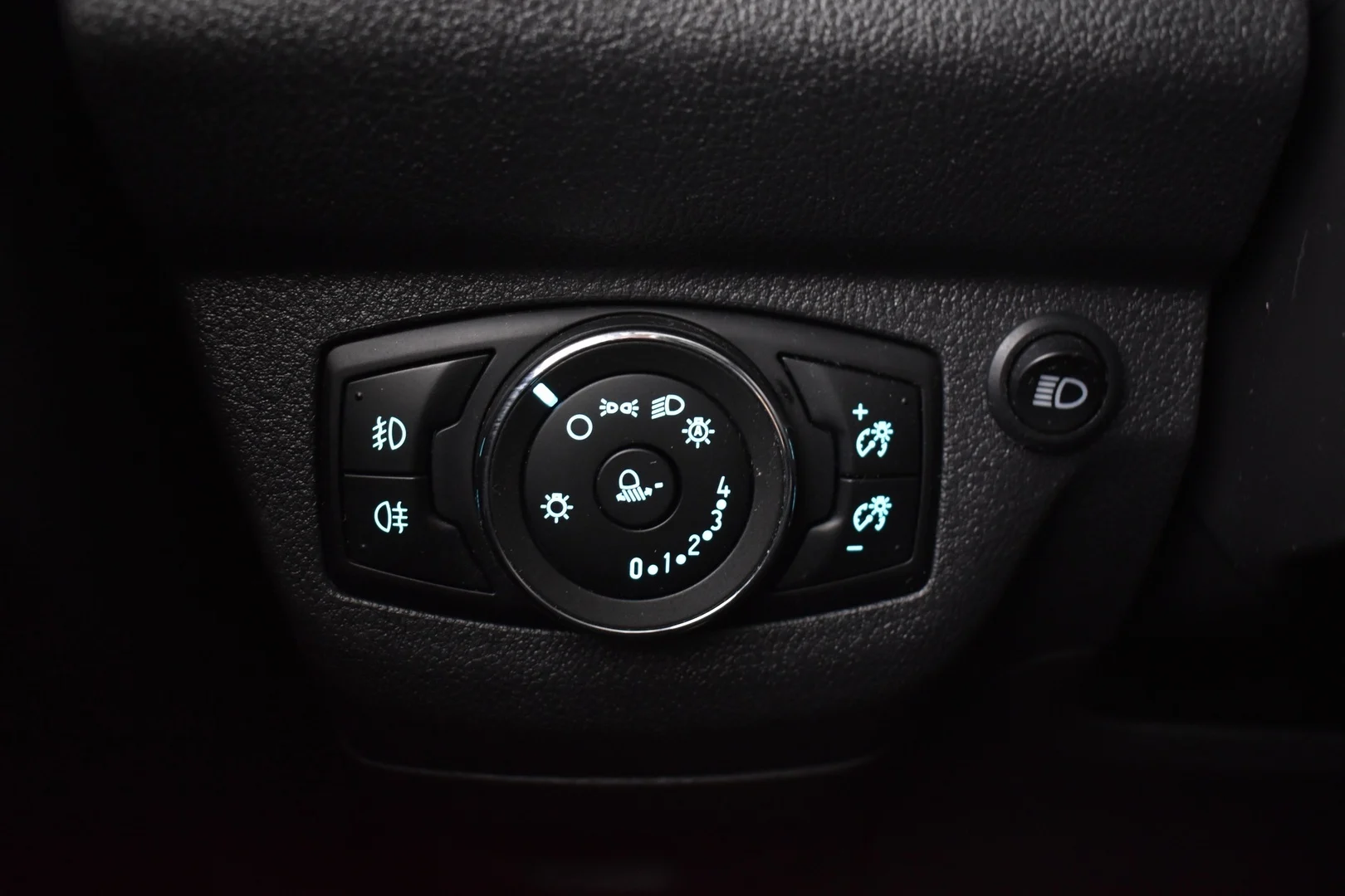 Car Image - 45nSFowRpyytY92UDTNiLJ