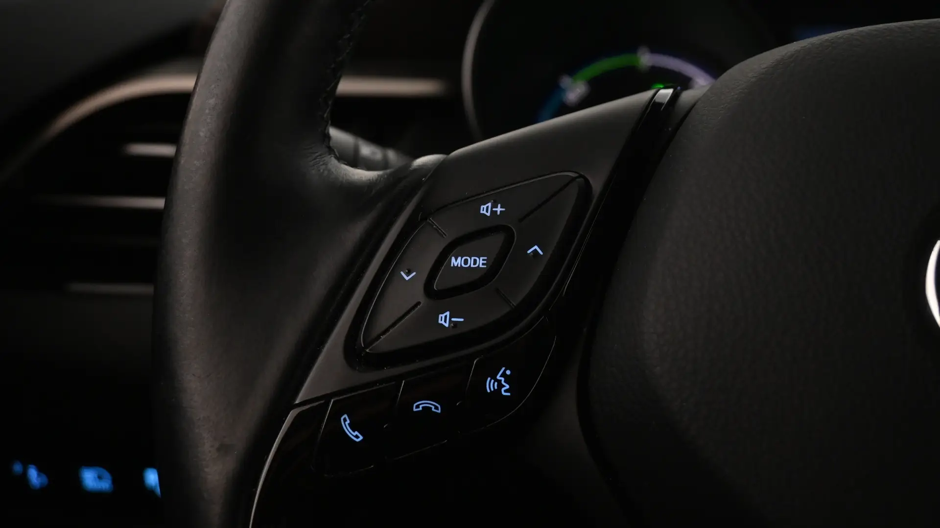 Car Image - 3Q1amyIJPYrZ0STkg3pSBx