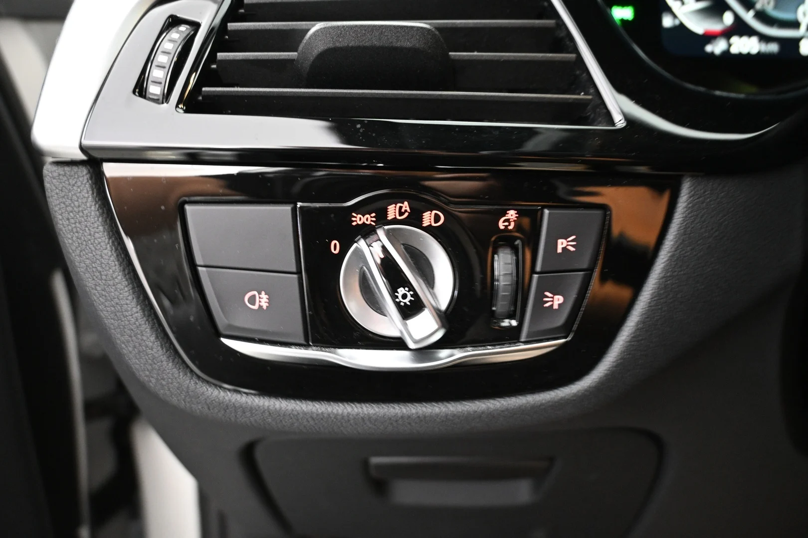 Car Image - 13BBaEFty6nBOejdX9DZAd