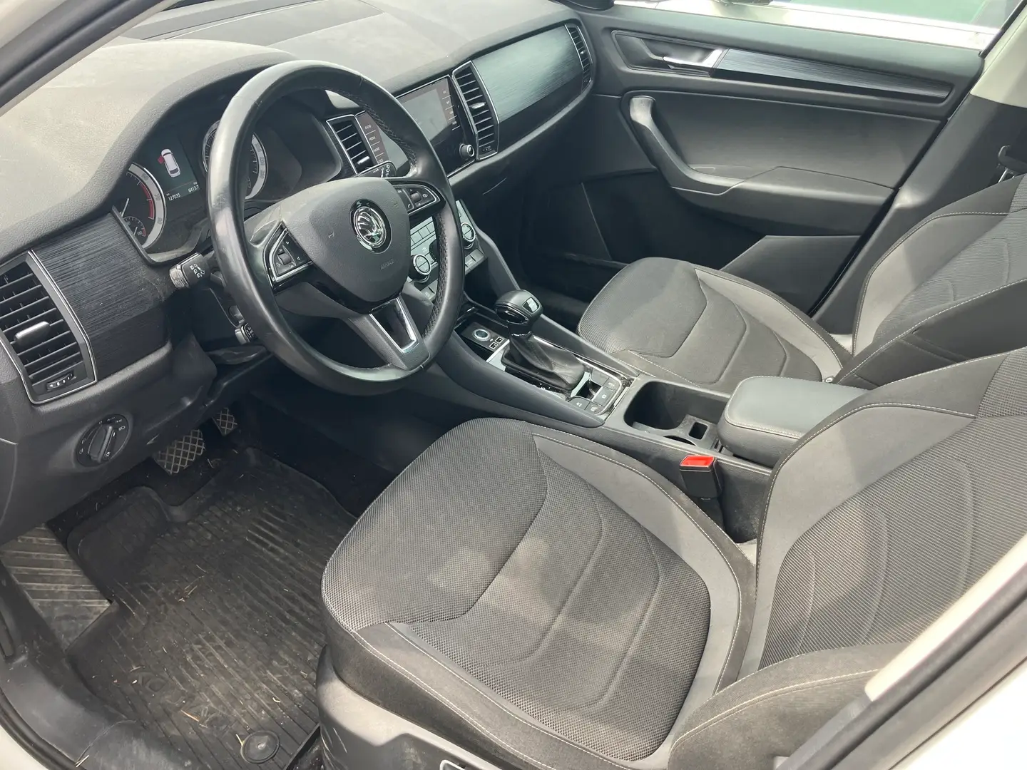 Car Image - qweILXzGtMCY40lCpYY54