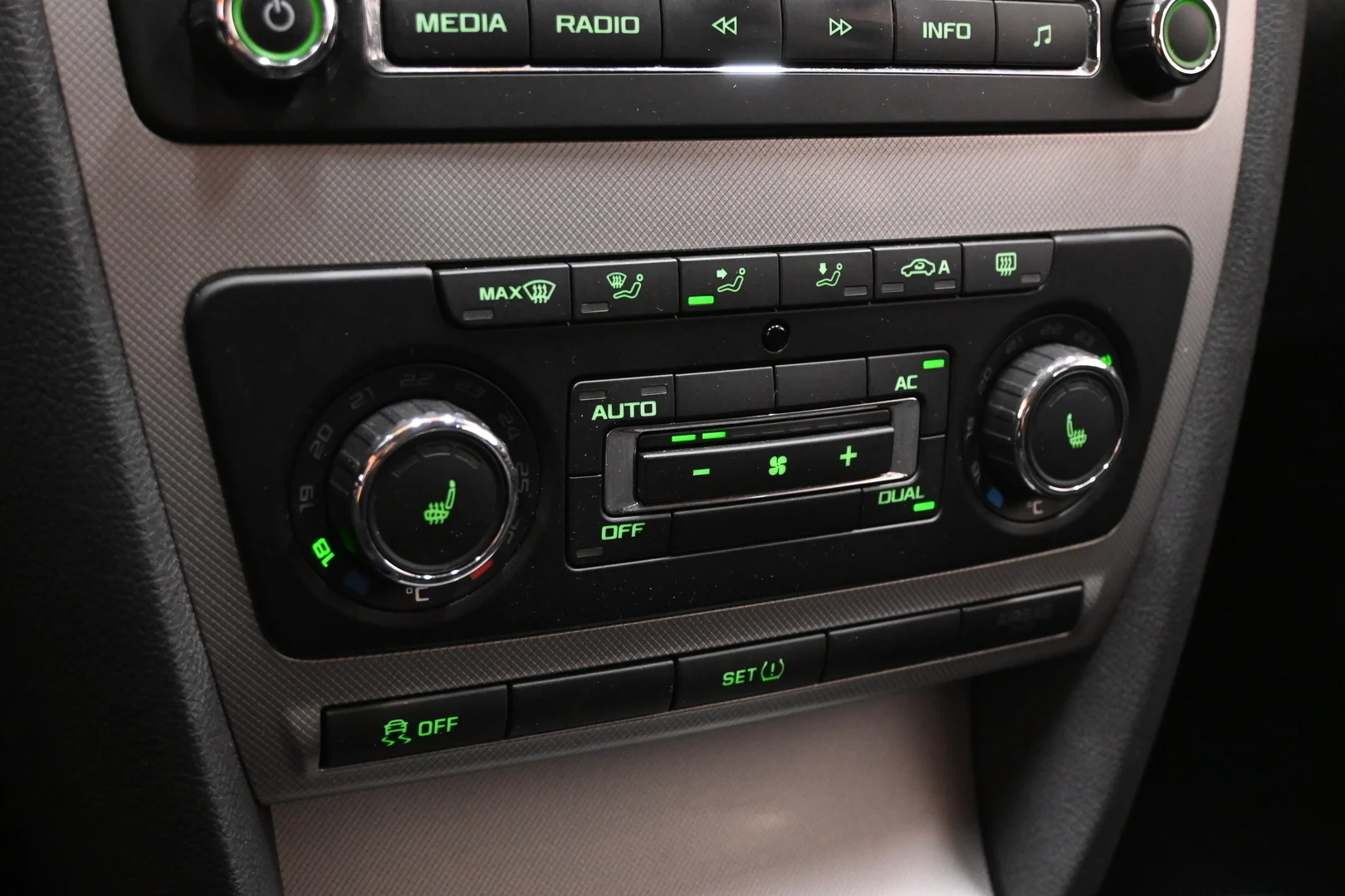 Car Image - 5stNttfri30WSpi3GGxLUg
