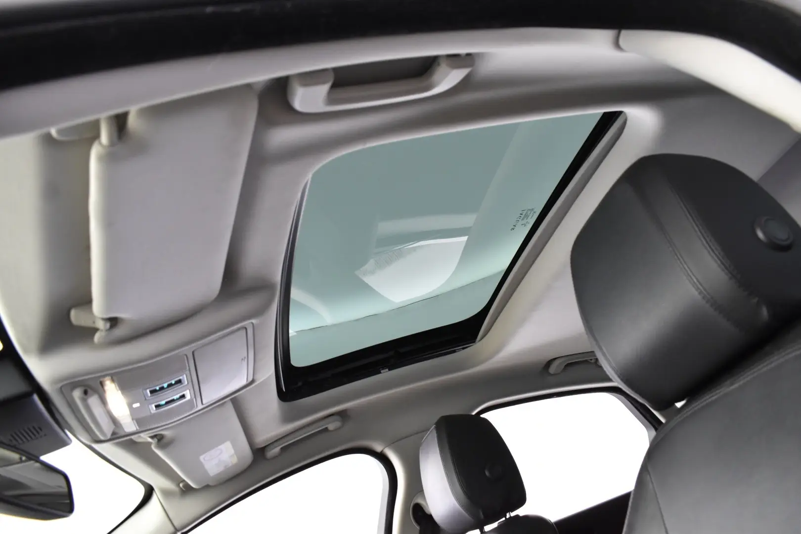 Car Image - 6A8rH248eLAH2W6Z7UYvFK