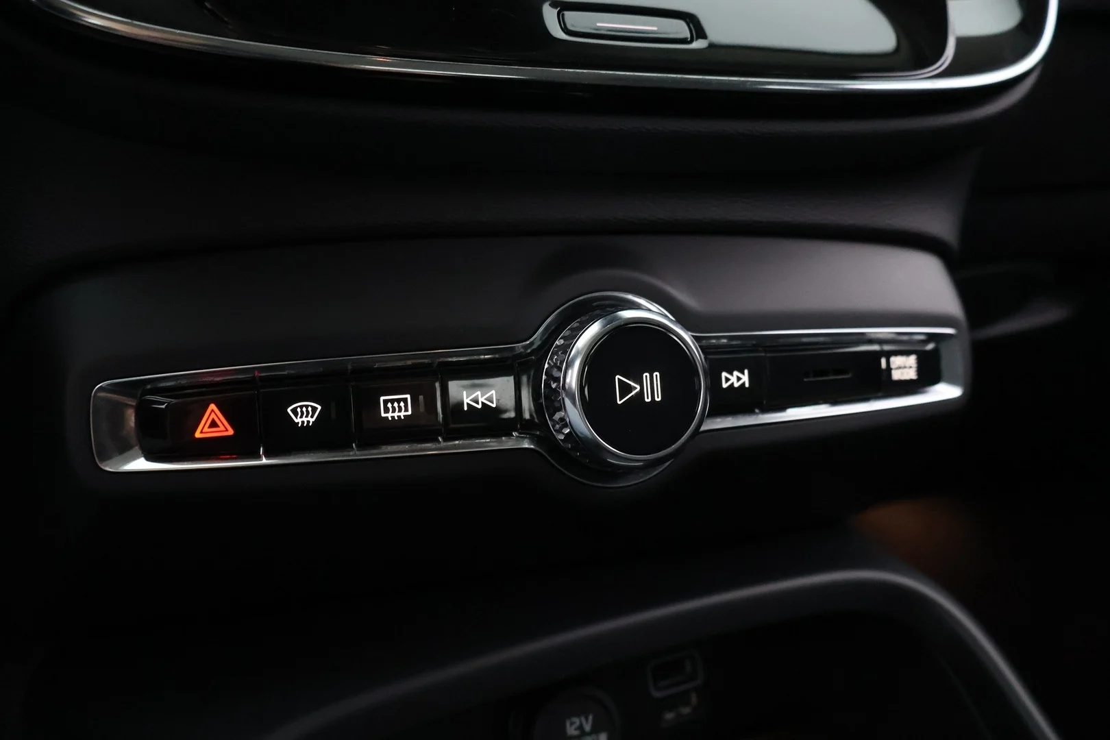 Car Image - 40dtQzLDzg7l5wRealjv08