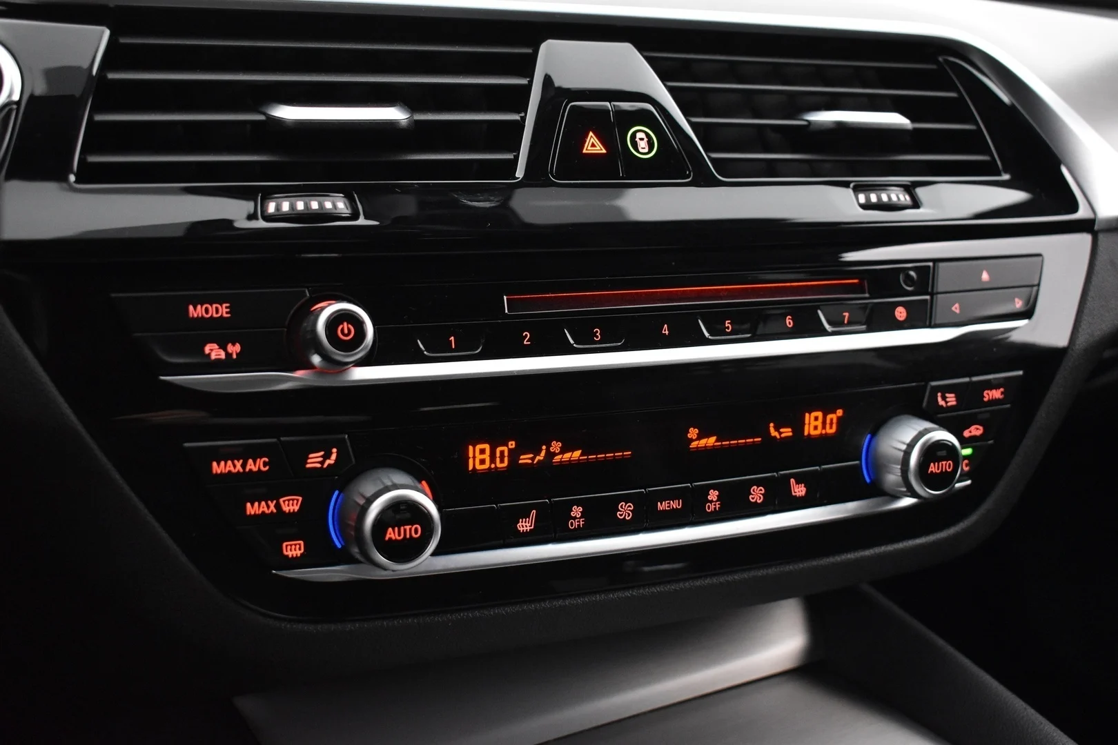 Car Image - 5KQ6bxH94qtvrlOJNzSzxl