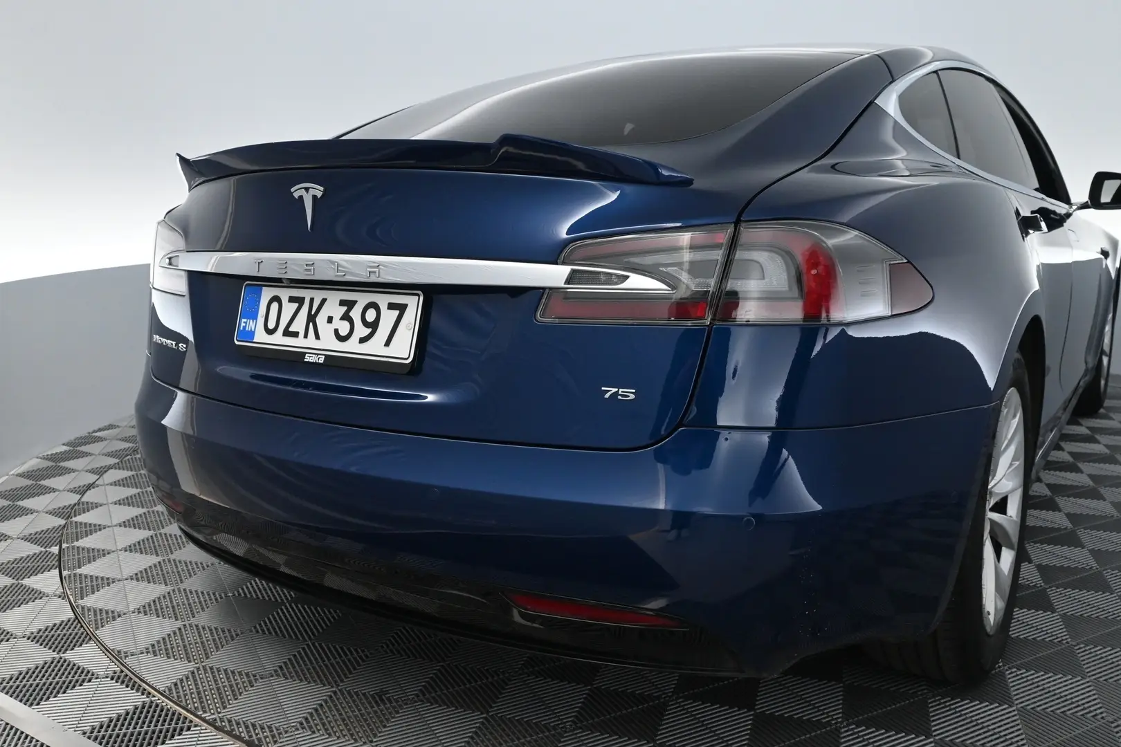 Car Image - 3BvNHp5g23zmnQydoPoaF7