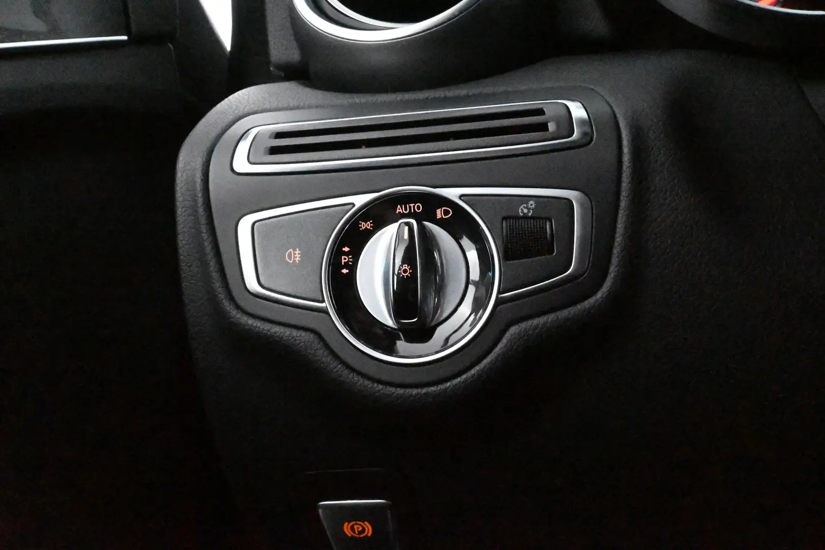 Car Image - 2flsIzprQ56dMlDvkICPzx