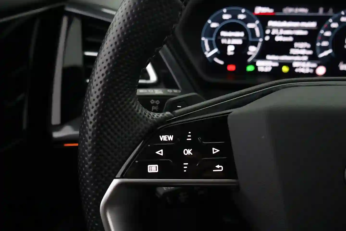 Car Image - 6cuuNZ3IuuTVaohAt8hWCa