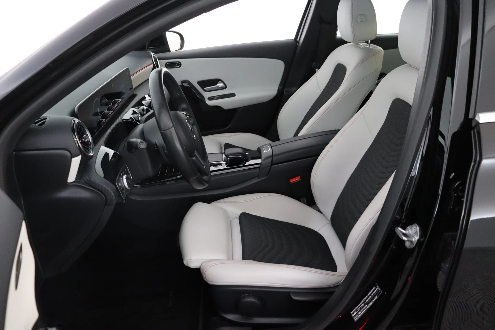 Car Image - 7qELxrmL0nntQMnBjV48Du
