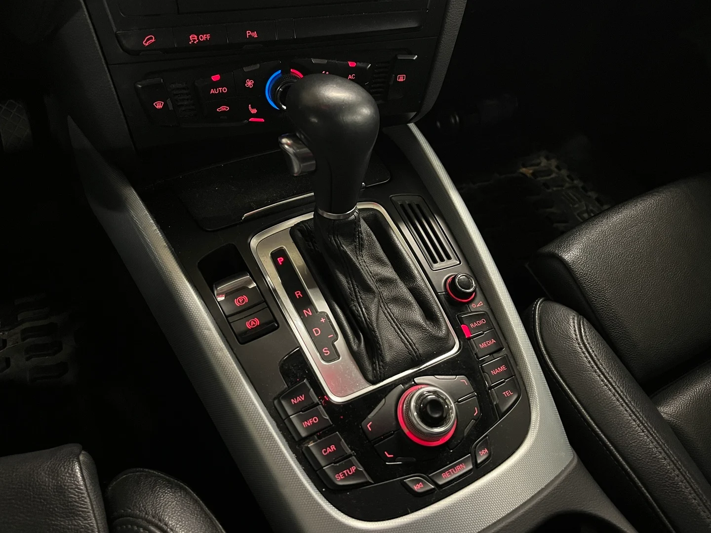 Car Image - 2AUbwhpPGC7Q3sbM9xDZfR