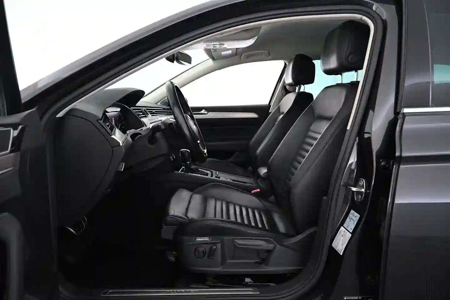 Car Image - 1FBi9mCdycl7sjD6C6FxyT