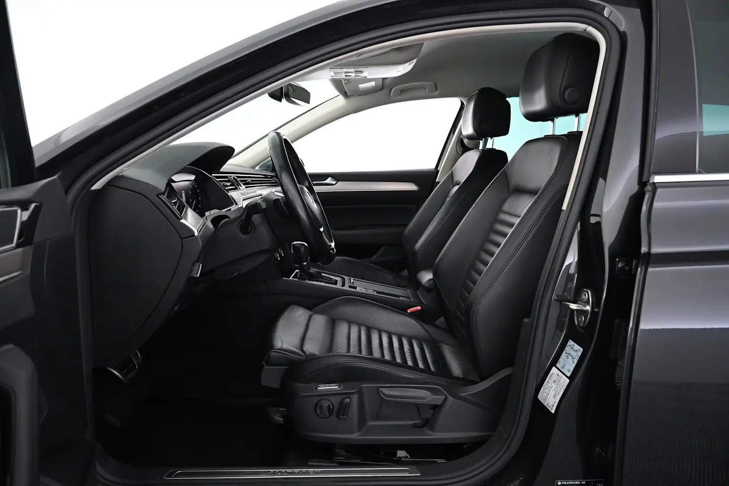 Car Image - 1FBi9mCdycl7sjD6C6FxyT