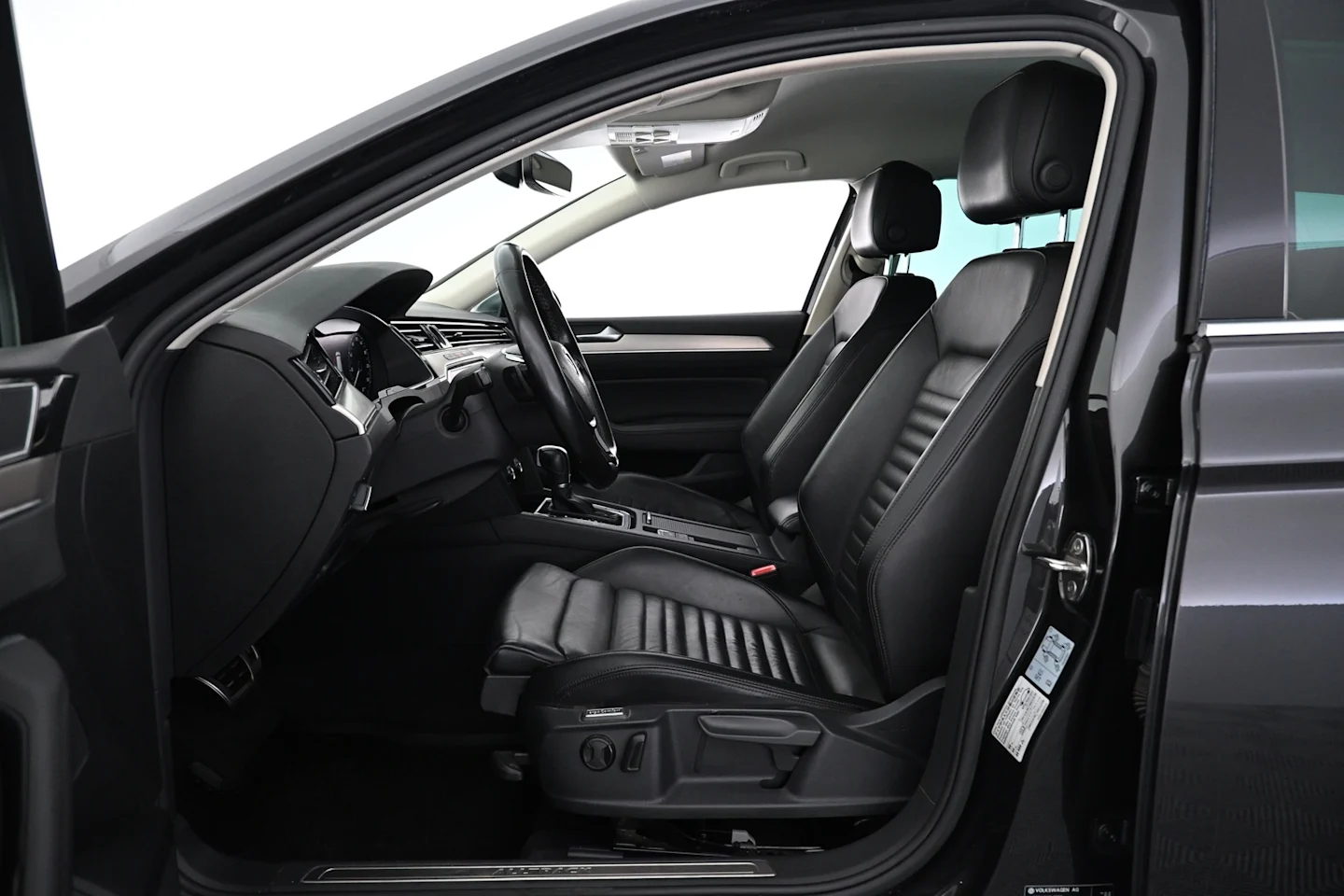 Car Image - 1FBi9mCdycl7sjD6C6FxyT