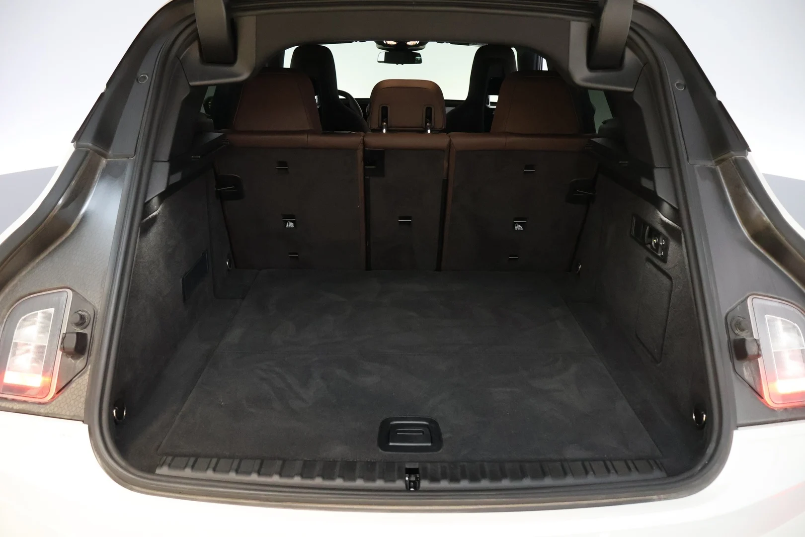 Car Image - 7491JuJIVOhm1fQvEp211V