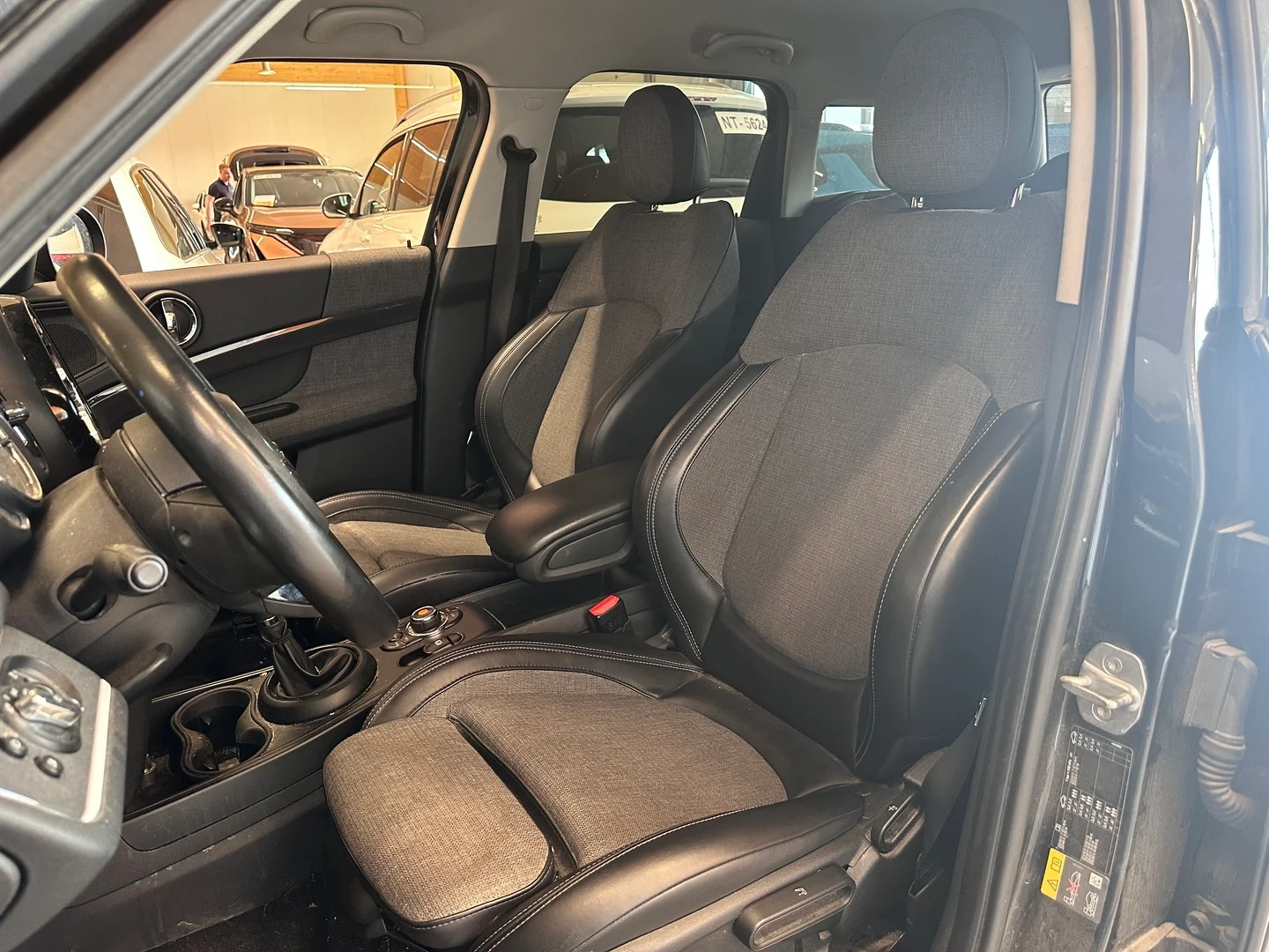 Car Image - 6L1h2K0UcVAehB6d9aBsfY