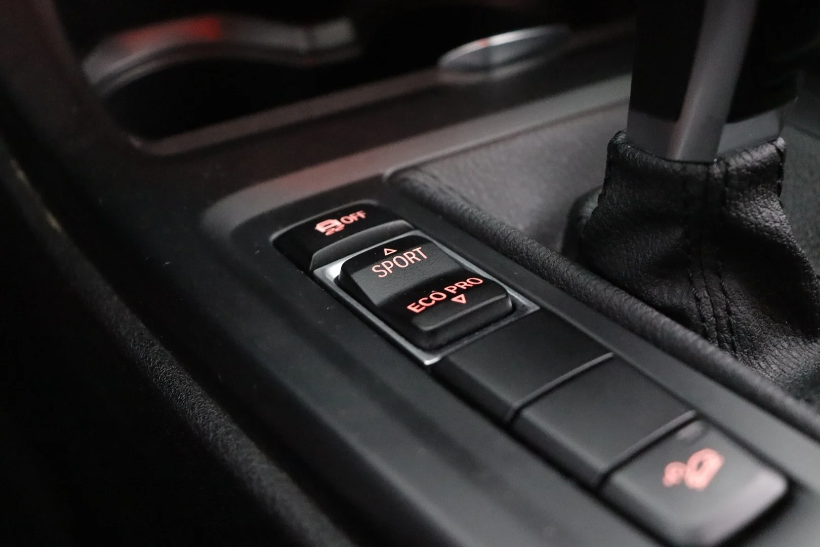 Car Image - 52ikV7SWJhYm4j3Cunhhsd