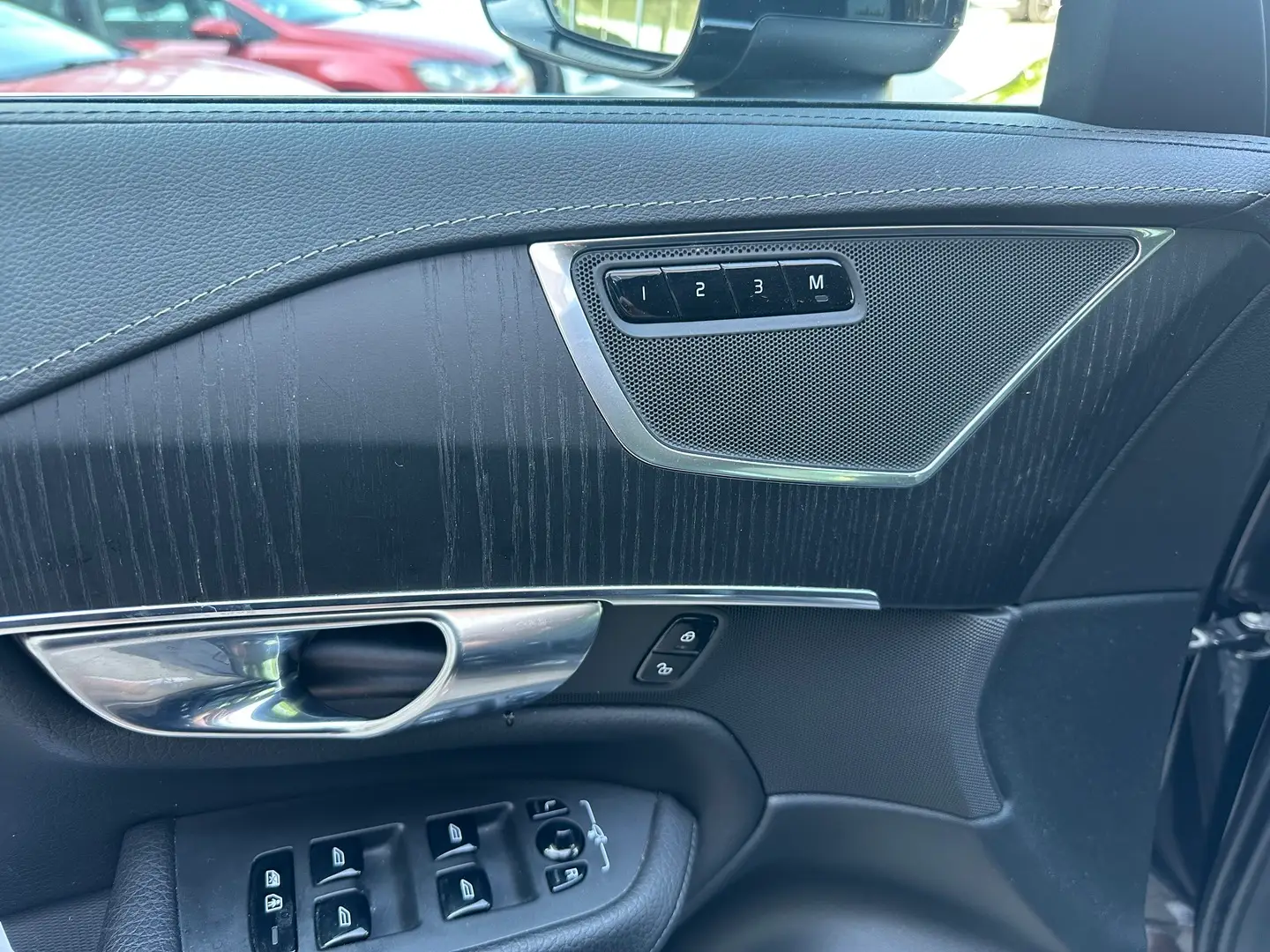 Car Image - 74tuKzJtCYMQ0cCaawyKKt