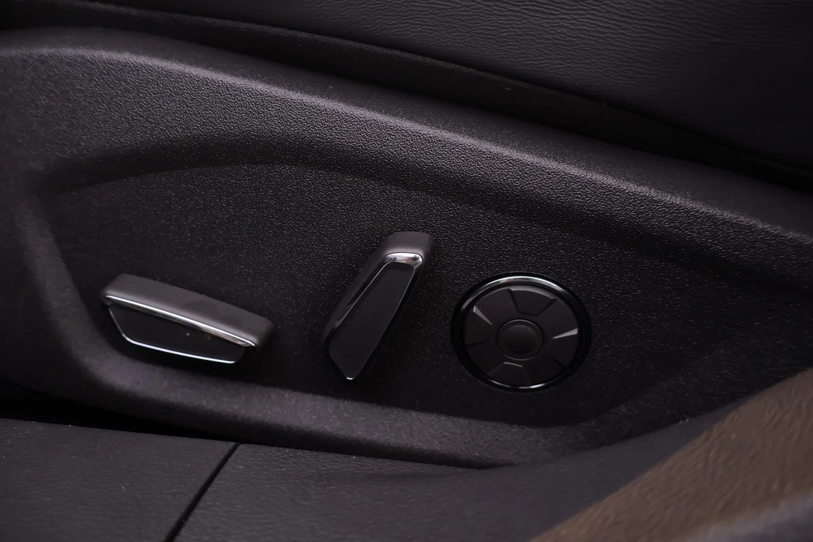 Car Image - 7AJRFsmyZRfwFJUJjcVWDK