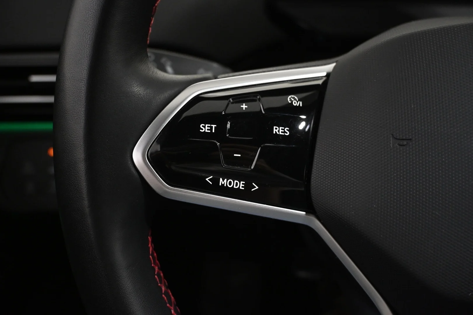 Car Image - 2a7MgY2azEAC1p4qhO2LRe