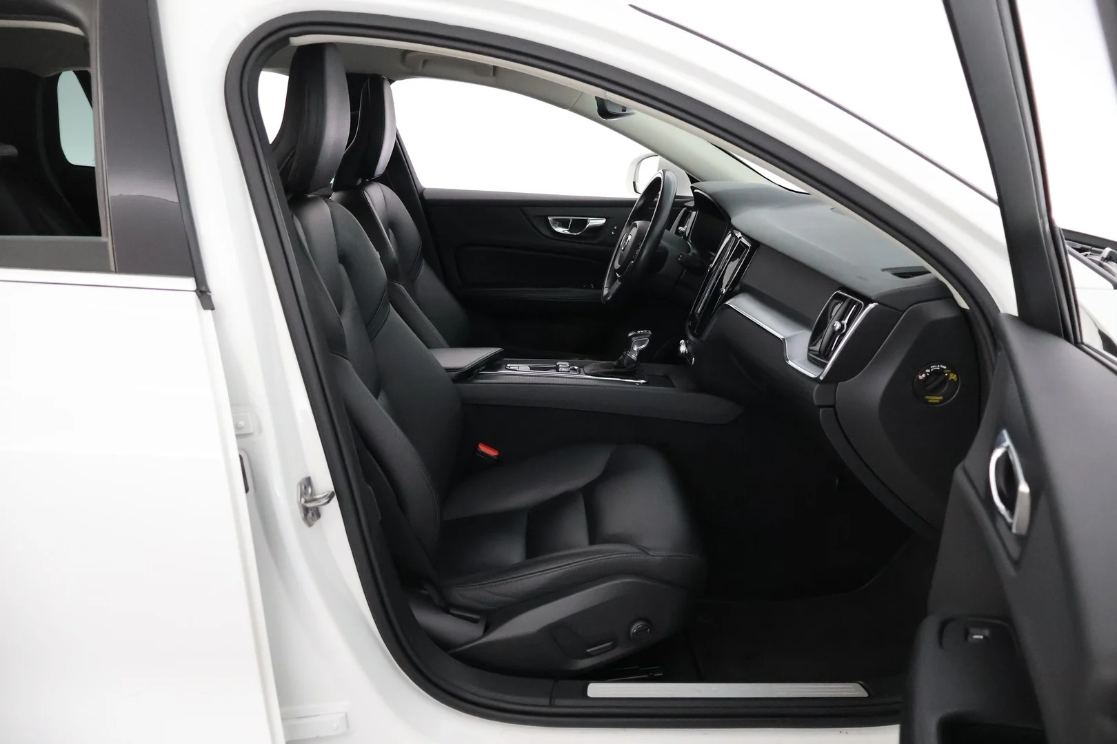 Car Image - 2SdPEQC1UwNLt0xIjPxigJ