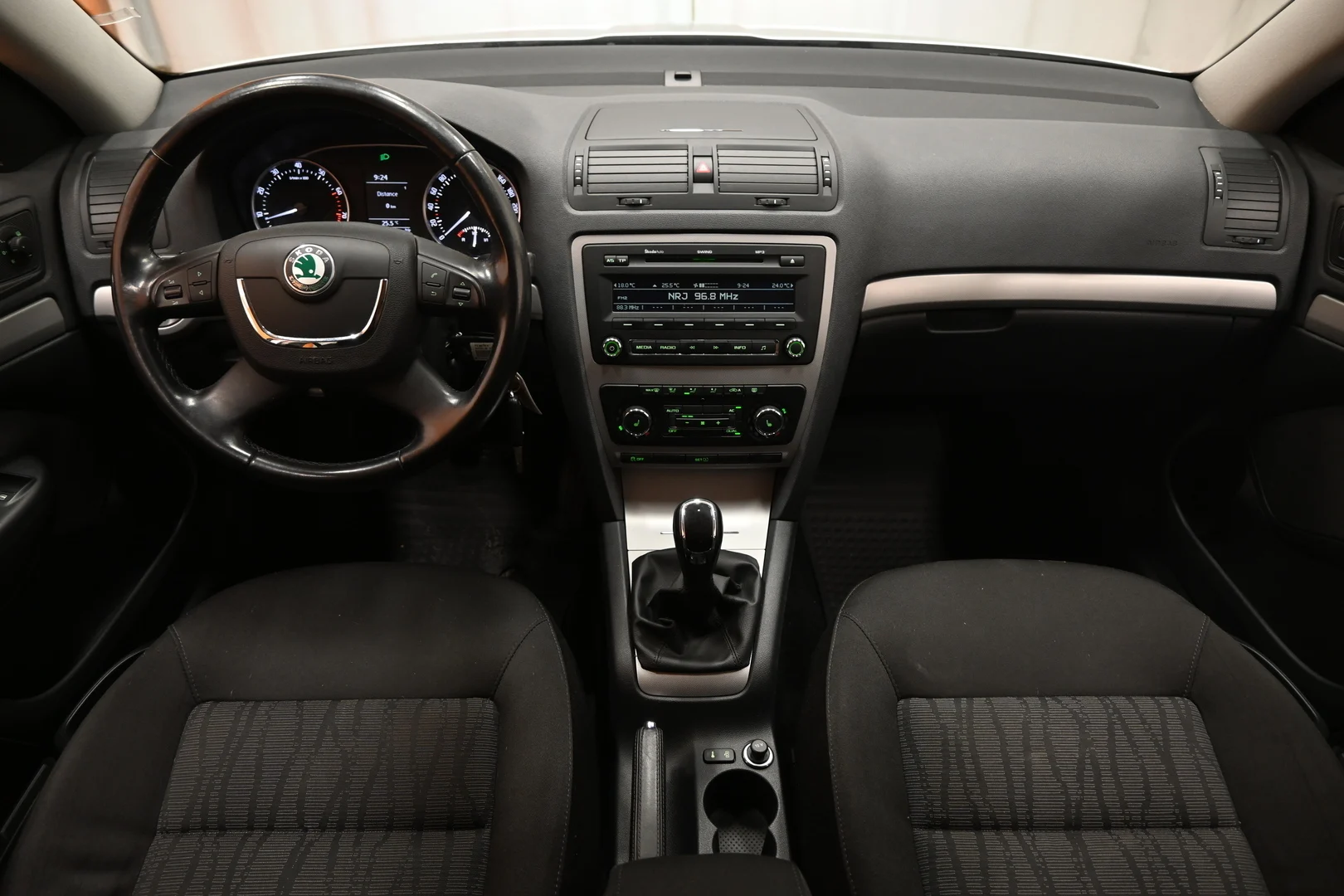 Car Image - 5stNttfri30WSpi3GGxLUg