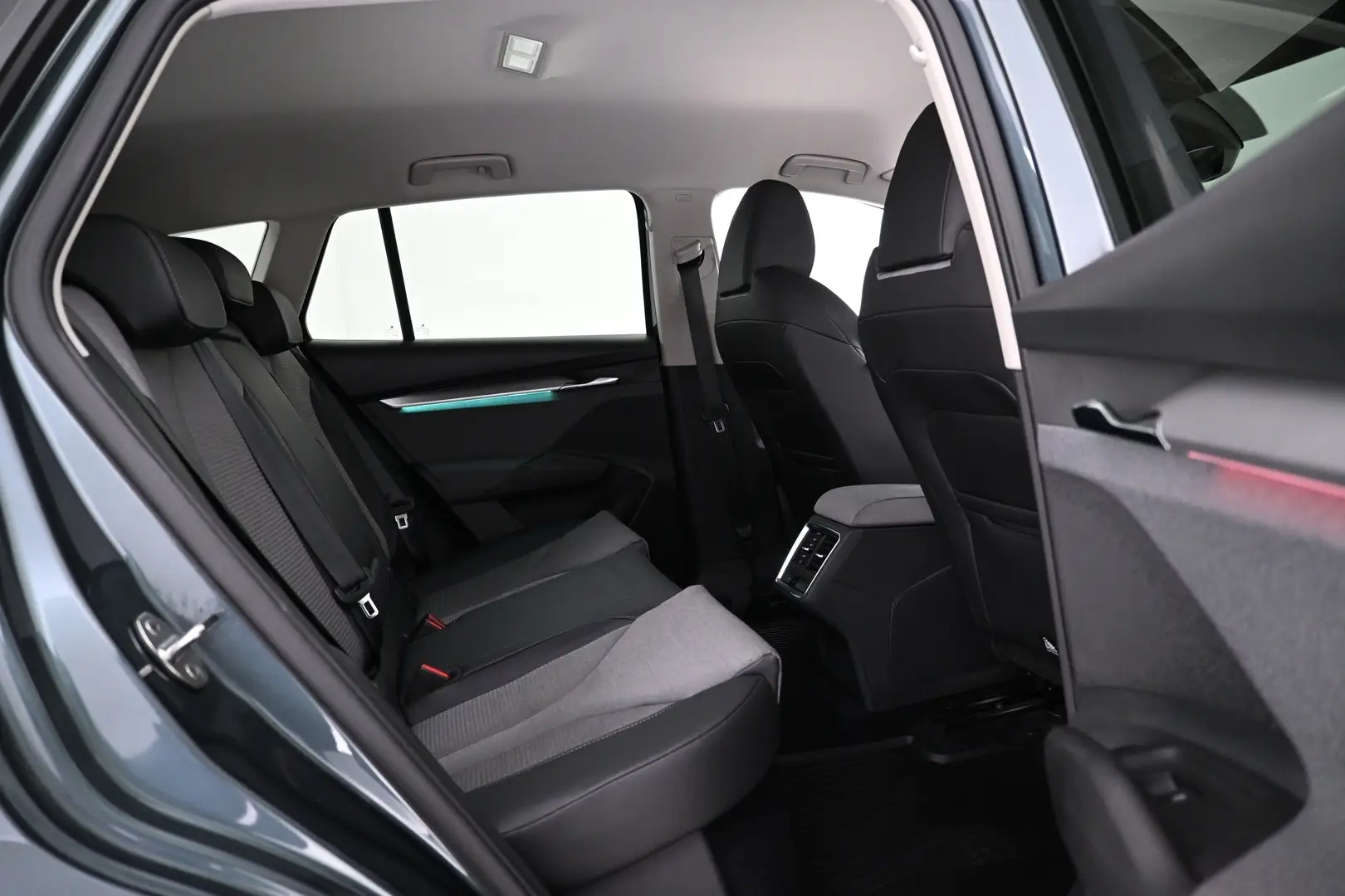 Car Image - 5uEqax3KqAD7QXfBWXO9ri