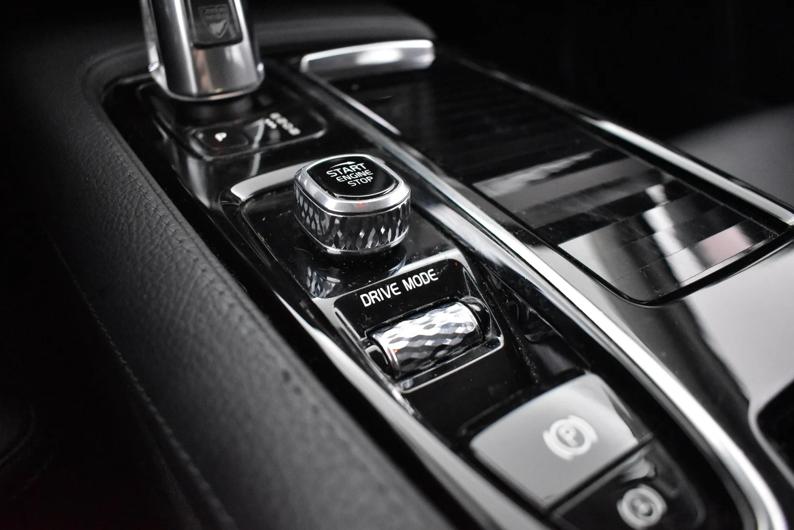 Car Image - 2AZcBl5CDBFfPi9PSy0E30