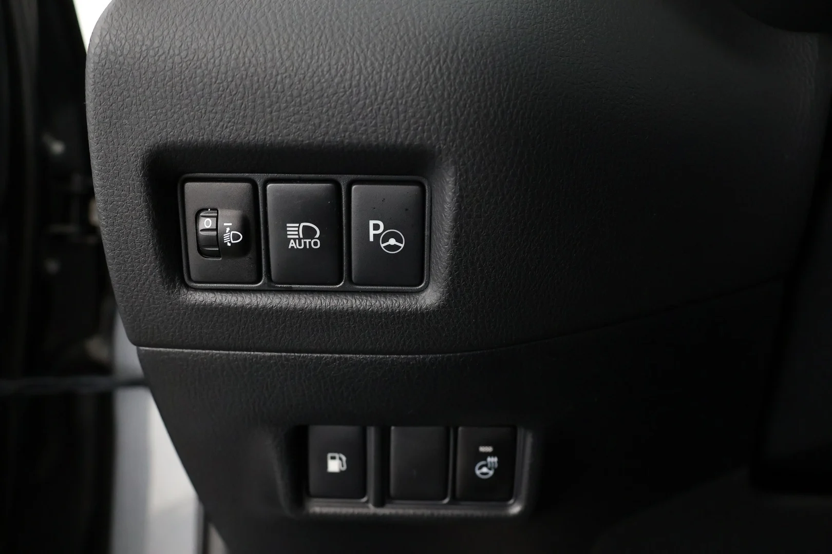 Car Image - w2AOy3omvNJ0c2dxHqdAF
