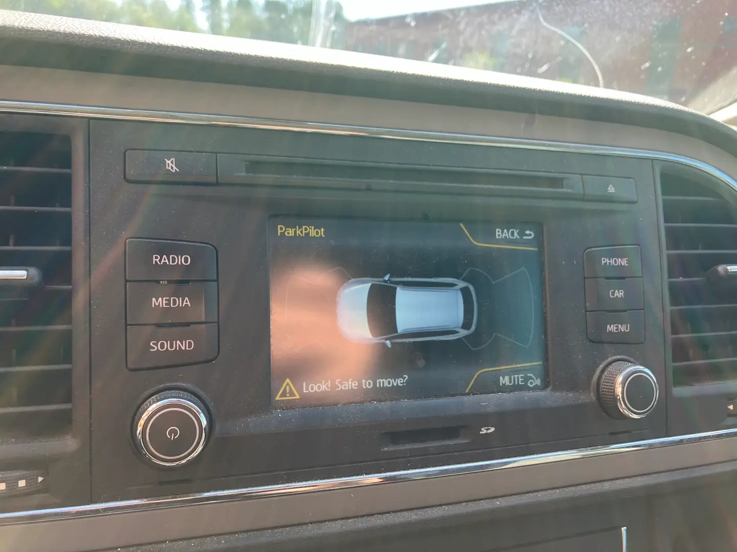 Car Image - 731YEaFQ90PcJoS7JE6rva